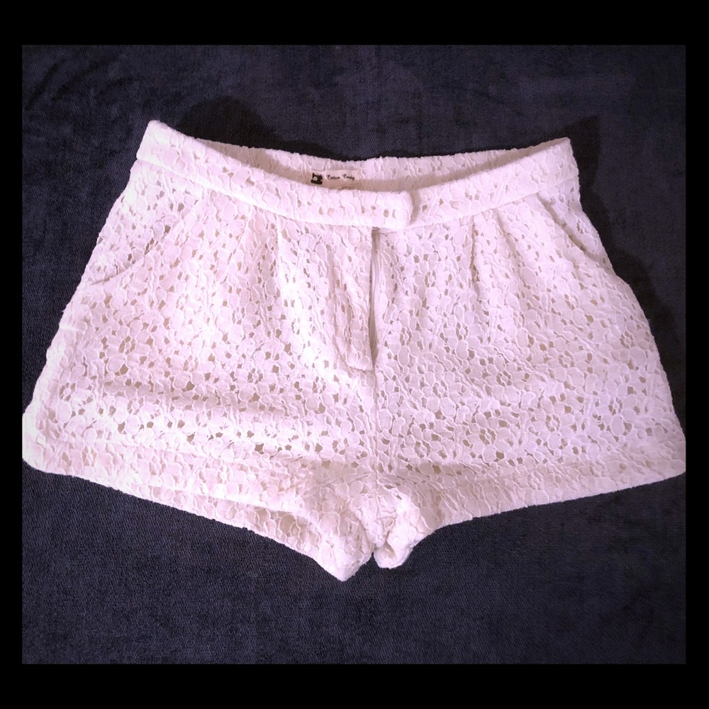 Lace off-white shorts
